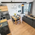 Gold Apartments Your Holiday Home Rodzinny 27